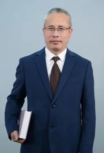 師德標(biāo)兵|年福忠：教育不止教書，更要育人