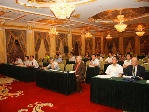 我校舉辦 “2013年替代能源與可再生能源材料的挑戰(zhàn)”國際會議（MCARE2013）