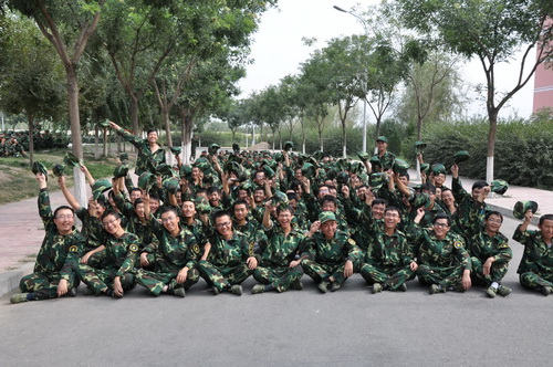 我校2011級新生軍訓掠影（一）