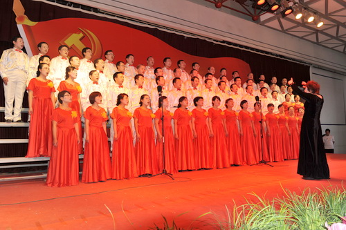 “我為黨的生日高歌、我為創先爭優添彩”教職工合唱比賽掠影之一