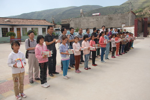 學校雙聯第二組赴果園村開展對口幫扶