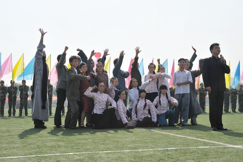 紅柳精神永傳薪火　工大學(xué)子再創(chuàng)輝煌--我校舉辦《紅柳之歌》迎新生文藝演出