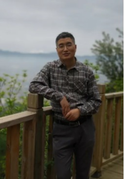 李世友：同學(xué)們心中的好老師，同事們眼里的好榜樣