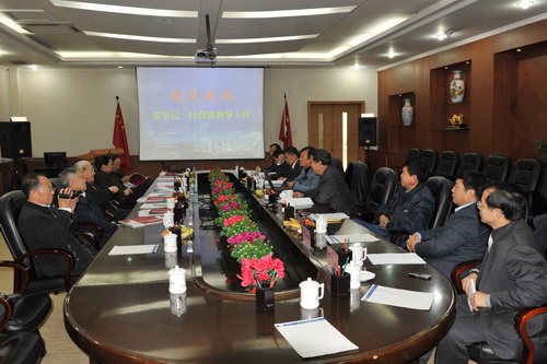 張德鄰等學校老領導來校