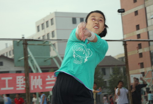 讓我們一起來運動——“金秋杯”排球賽集錦之一