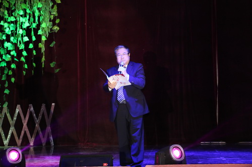 五月的鮮花·在經(jīng)典詩詞中感悟傳統(tǒng)文化