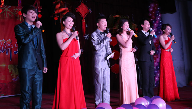 “策馬逐夢，青春研華”—2014年研究生元旦晚會精彩紛呈