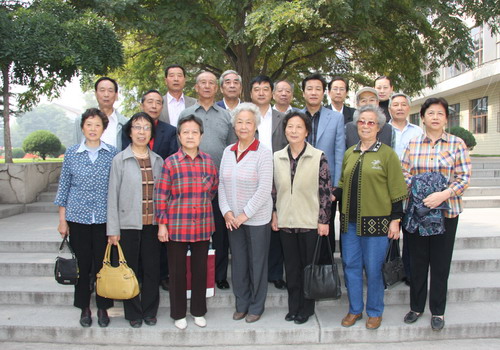 憶往昔崢嶸歲月稠——我校校友“十一”共聚工大